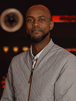 Photo of Theo Turney